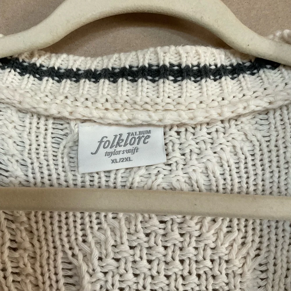 Taylor Swift Folklore cable knit cardigan. Size XL - Picture 2 of 7
